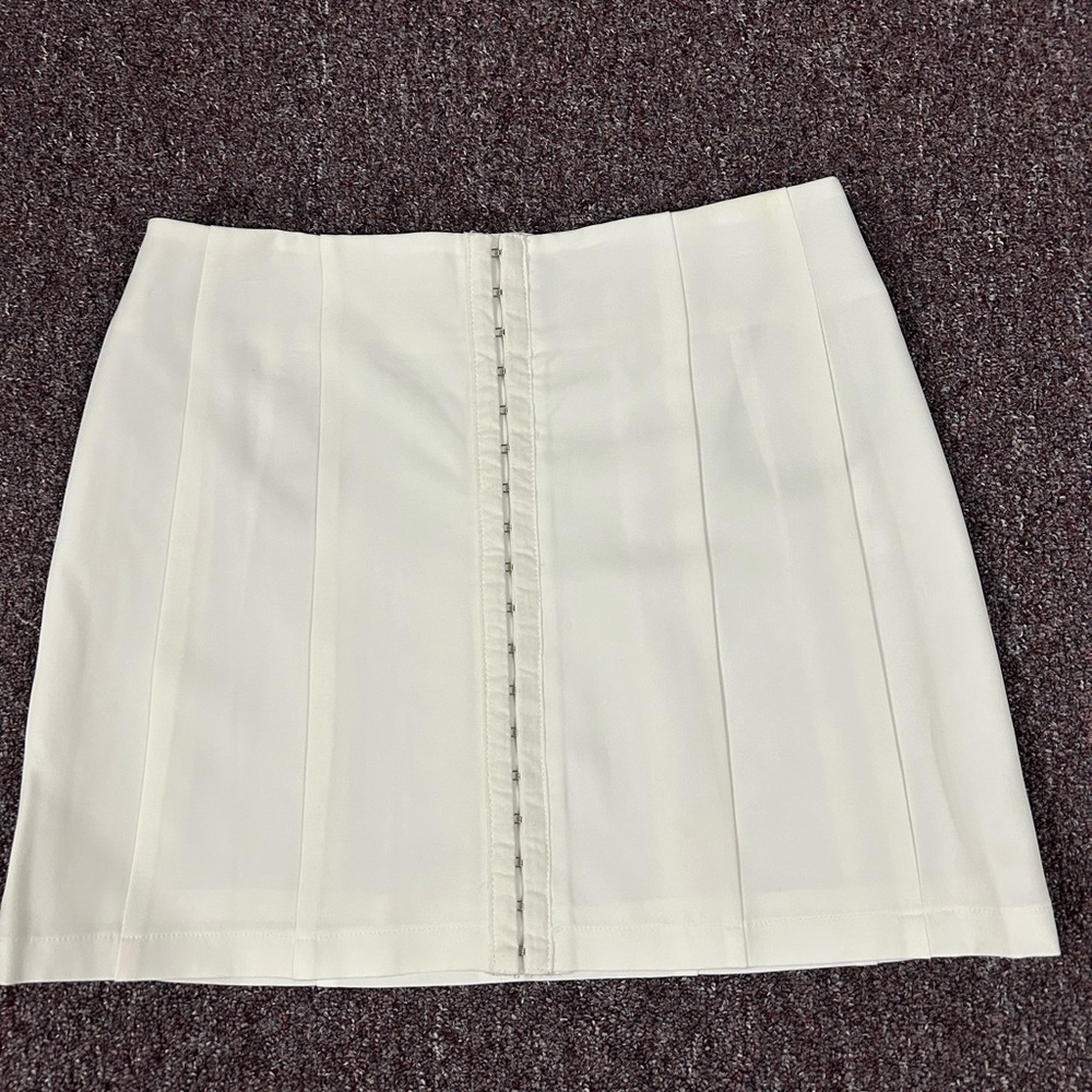 White Fox Skirt - Picture 1 of 2